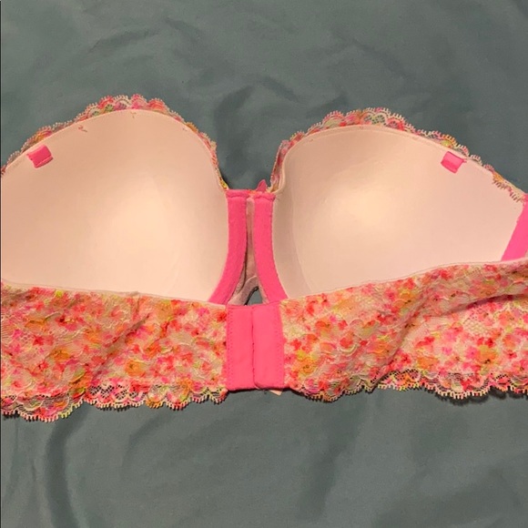 Victoria Secret Bra 36C - Picture 2 of 3
